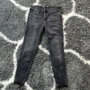 Kut From The Kloth Connie ankle skinny Jean. Faded black. Size 4 stretch